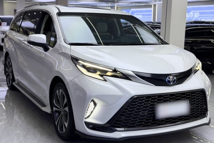 Used Toyota Granvia 2022 2.5L Hybrid Premium Edition Exterior 2