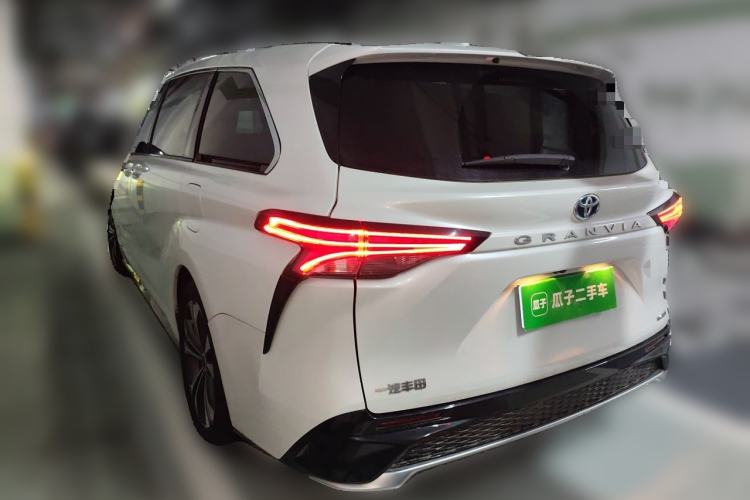 Used Toyota Granvia 2022 2.5L Hybrid Flagship Edition Exterior 3