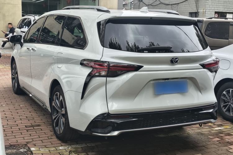 Used Toyota Granvia 2022 2.5L Hybrid Flagship Edition Exterior 3