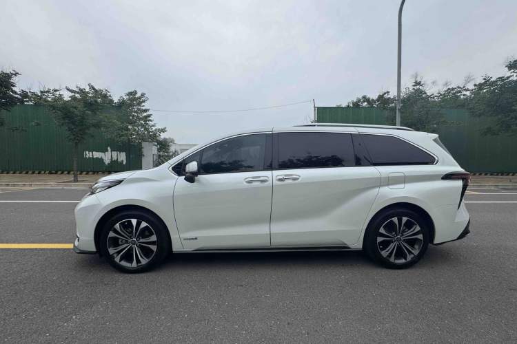 Used Toyota Granvia 2022 2.5L Hybrid Prestige Edition Exterior 4