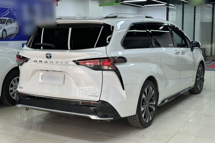Used Toyota Granvia 2022 2.5L Hybrid Premium Edition Exterior 5