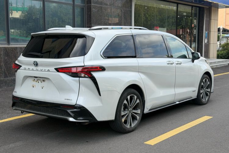 Used Toyota Granvia 2022 2.5L Hybrid Flagship Edition Exterior 5