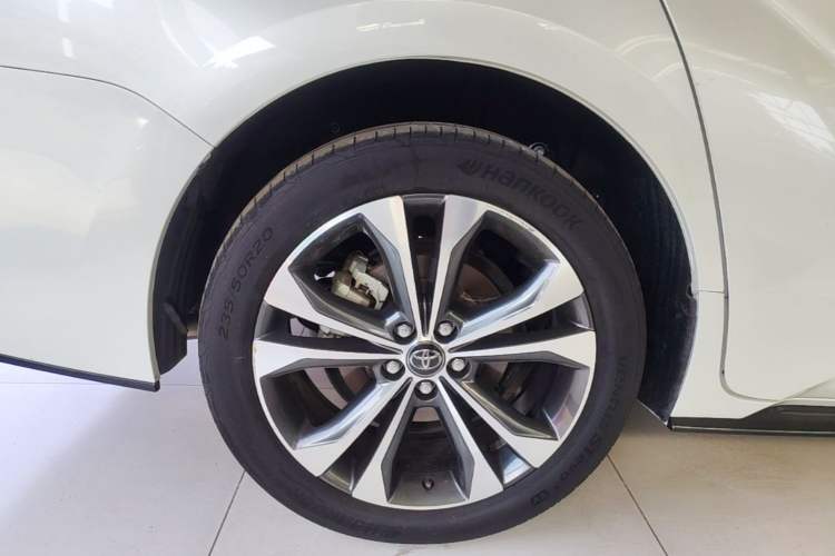 Used Toyota Granvia 2022 2.5L Hybrid Premium Edition Exterior 5
