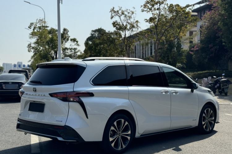 Used Toyota Granvia 2022 2.5L Hybrid Prestige Edition Exterior 6