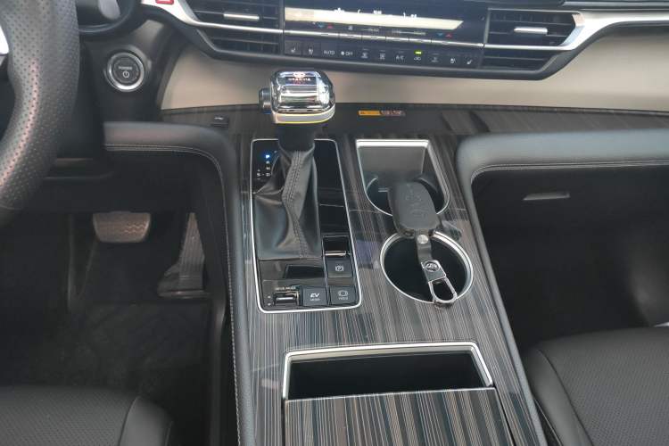 Used Toyota Granvia 2022 2.5L Hybrid Flagship Edition Gear Lever