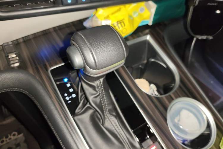 Used Toyota Granvia 2022 2.5L Hybrid Flagship Edition Gear Lever