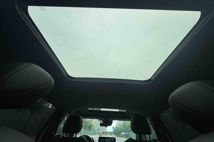 Used Toyota Granvia 2022 2.5L Hybrid Prestige Edition Headliner