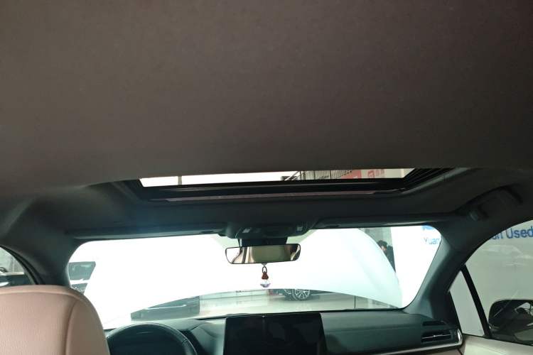 Used Toyota Granvia 2022 2.5L Hybrid Premium Edition Headliner