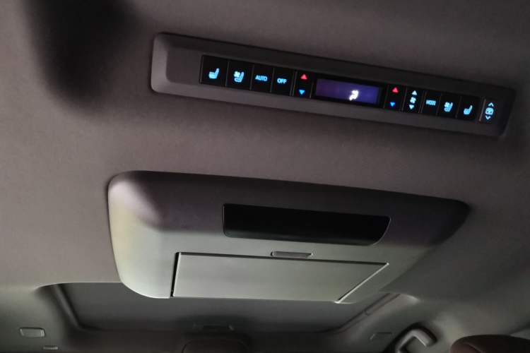 Used Toyota Granvia 2022 2.5L Hybrid Flagship Edition Headliner