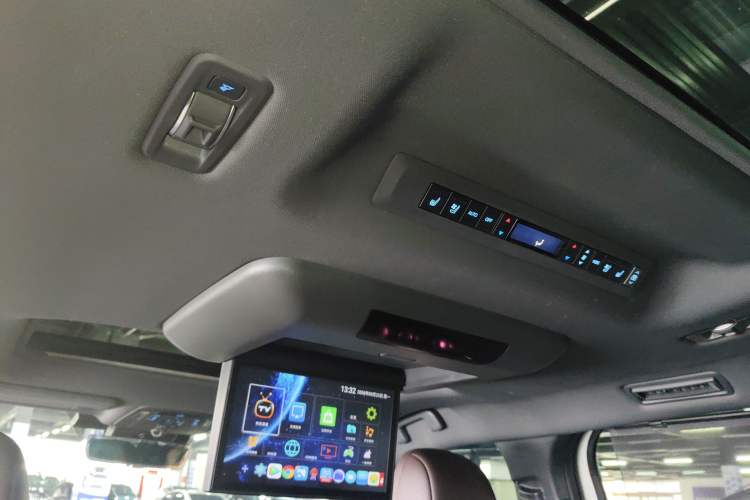 Used Toyota Granvia 2022 2.5L Hybrid Flagship Edition Headliner