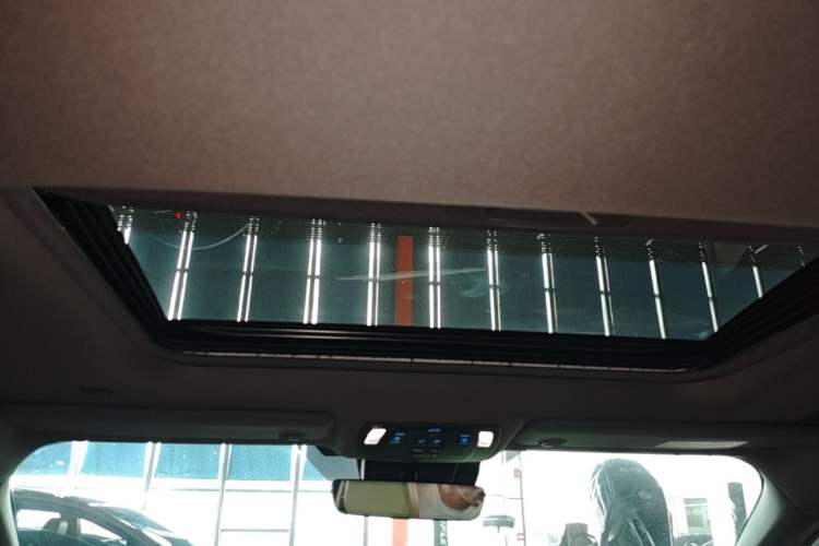 Used Toyota Granvia 2022 2.5L Hybrid Prestige Edition Headliner