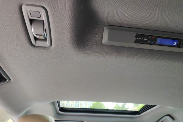 Used Toyota Granvia 2022 2.5L Hybrid Premium Edition Headliner
