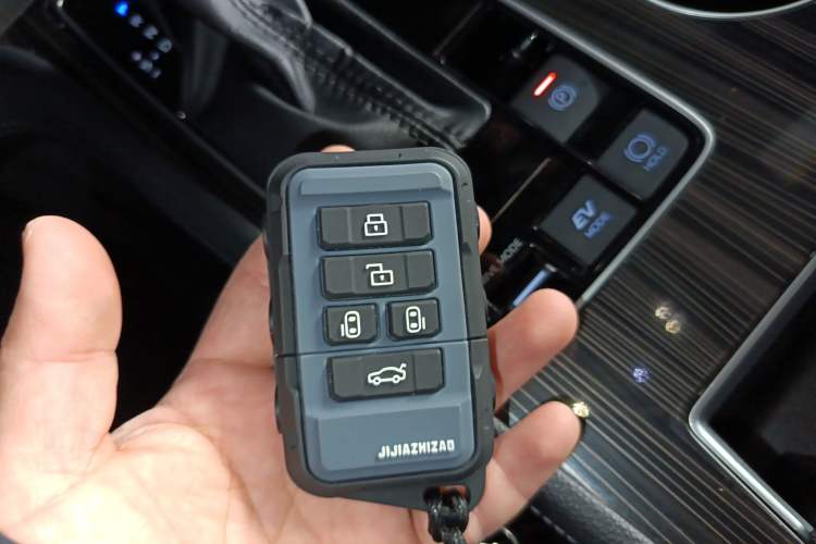 Used Toyota Granvia 2022 2.5L Hybrid Flagship Edition Interior 1