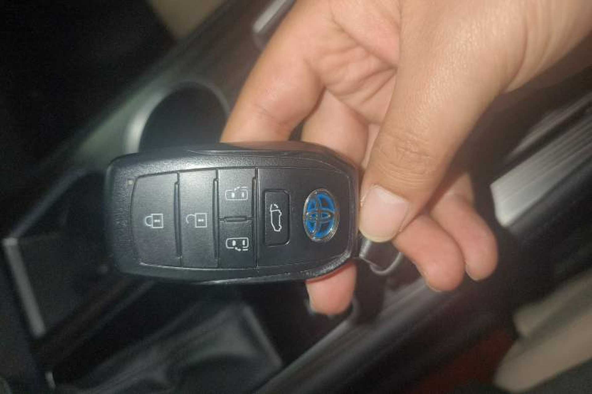 Used Toyota Granvia 2022 2.5L Hybrid Prestige Edition Interior 1