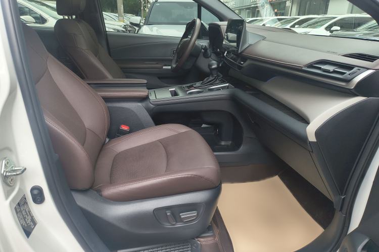 Used Toyota Granvia 2022 2.5L Hybrid Flagship Edition Interior 10