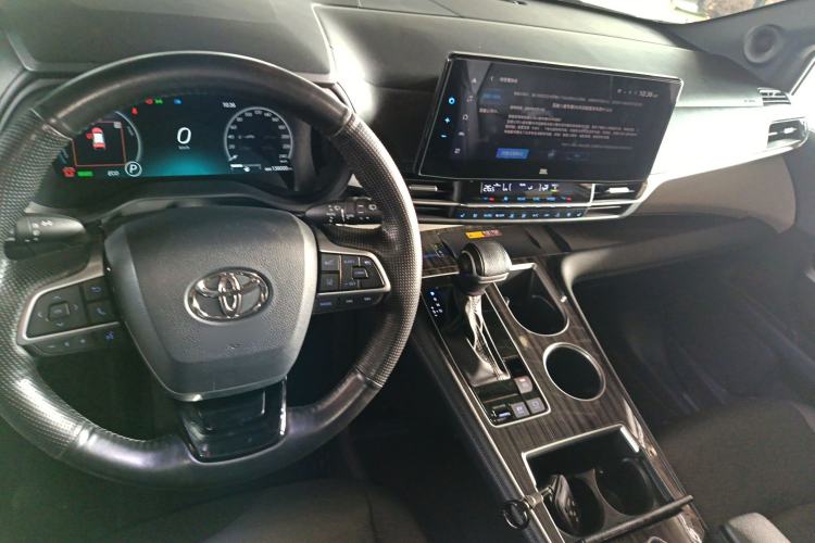Used Toyota Granvia 2022 2.5L Hybrid Flagship Edition Interior 2