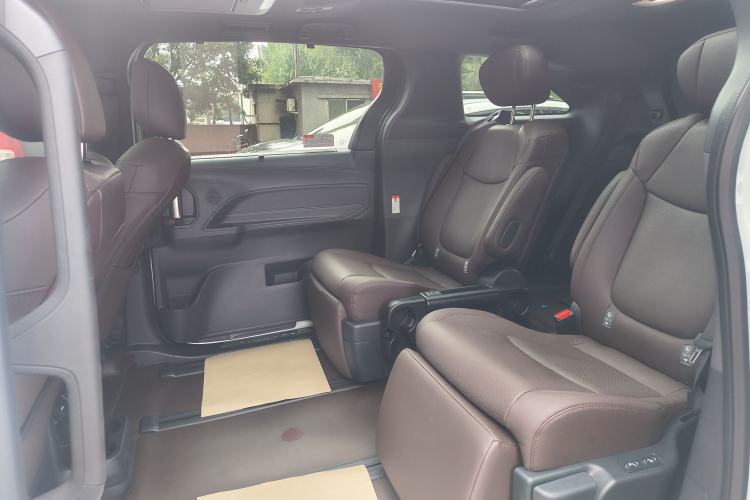 Used Toyota Granvia 2022 2.5L Hybrid Flagship Edition Interior 5