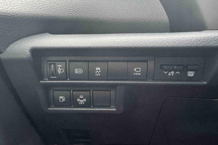 Used Toyota Granvia 2022 2.5L Hybrid Prestige Edition Interior 5