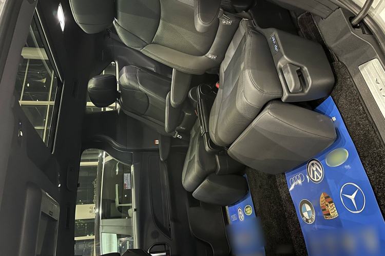 Used Toyota Granvia 2022 2.5L Hybrid Flagship Edition Interior 6