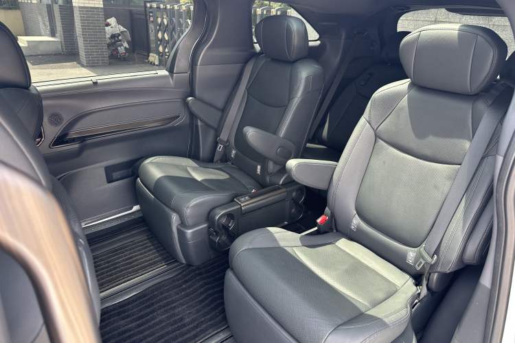 Used Toyota Granvia 2022 2.5L Hybrid Flagship Edition Interior 6