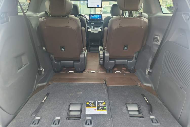 Used Toyota Granvia 2022 2.5L Hybrid Flagship Edition Interior 7