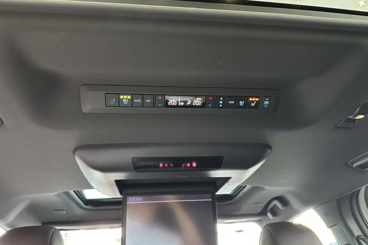 Used Toyota Granvia 2022 2.5L Hybrid Flagship Edition Interior 7