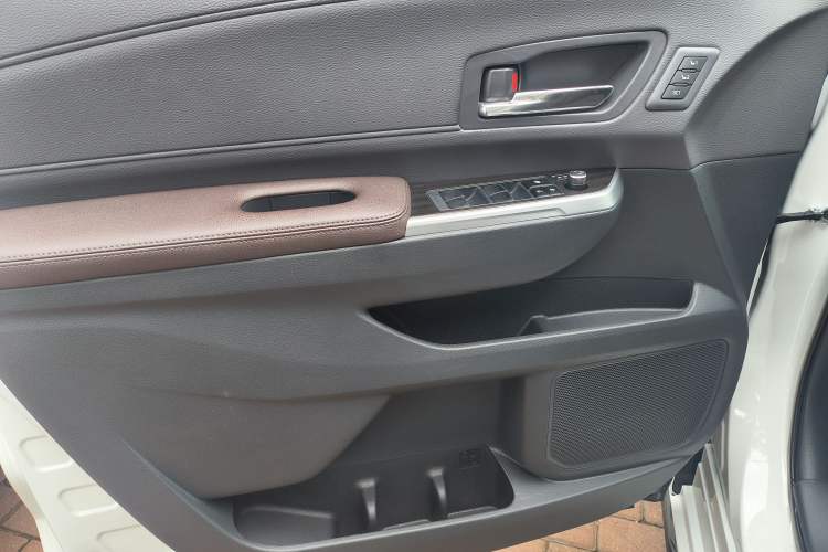 Used Toyota Granvia 2022 2.5L Hybrid Flagship Edition Interior 8