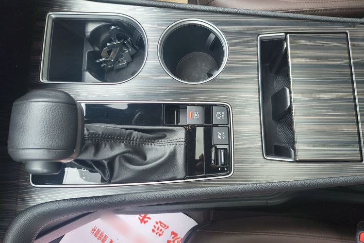 Used Toyota Granvia 2022 2.5L Hybrid Flagship Edition Interior 9
