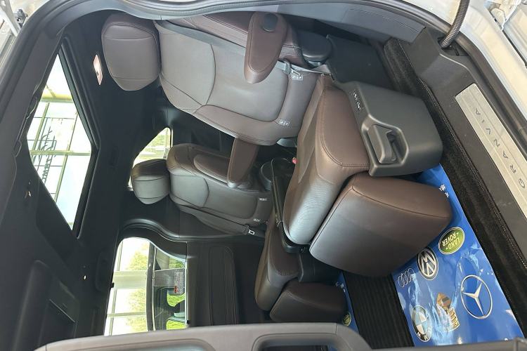 Used Toyota Granvia 2022 2.5L Hybrid Flagship Edition Interior 9