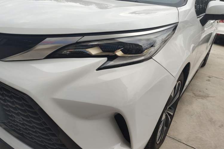Used Toyota Granvia 2022 2.5L Hybrid Premium Edition Left Front Headlight