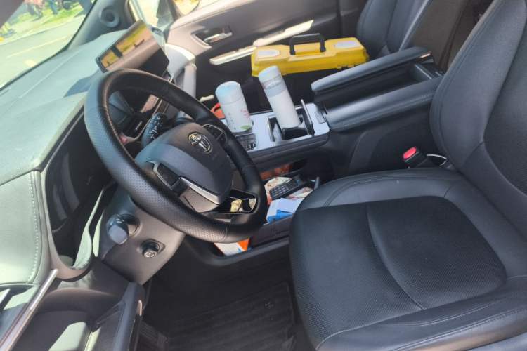Used Toyota Granvia 2022 2.5L Hybrid Flagship Edition Left Front Seat