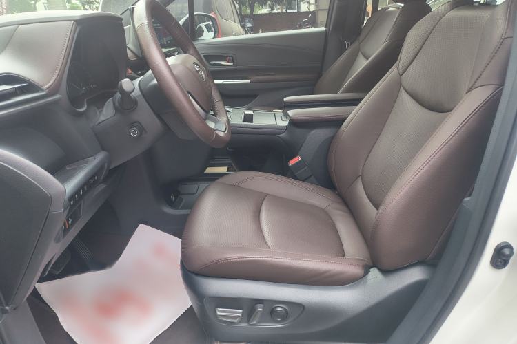Used Toyota Granvia 2022 2.5L Hybrid Flagship Edition Left Front Seat