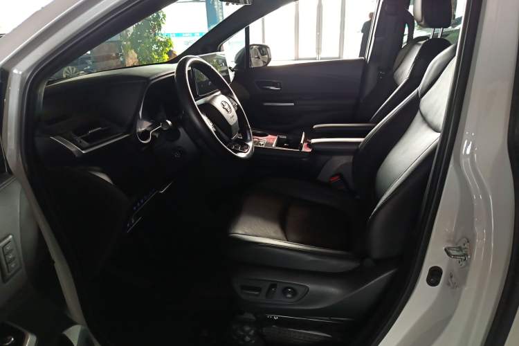 Used Toyota Granvia 2022 2.5L Hybrid Flagship Edition Left Front Seat