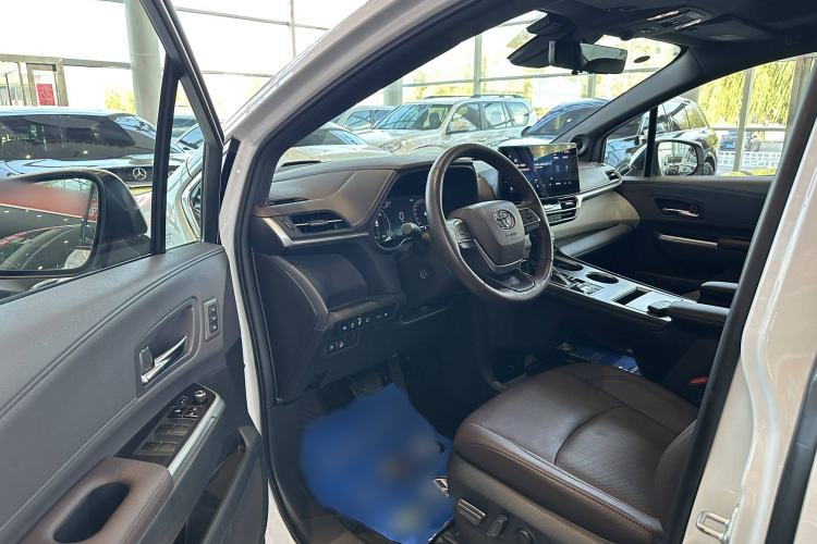 Used Toyota Granvia 2022 2.5L Hybrid Flagship Edition Left Front Seat