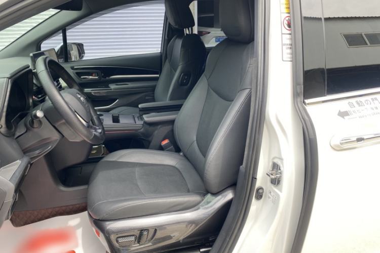 Used Toyota Granvia 2022 2.5L Hybrid Prestige Edition Left Front Seat
