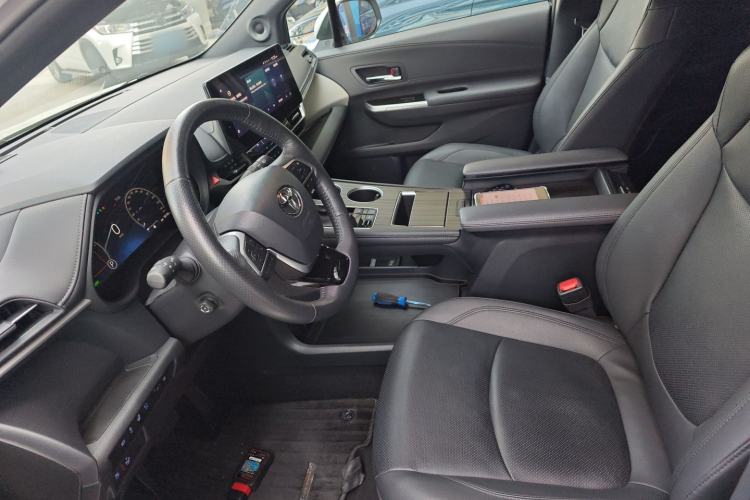 Used Toyota Granvia 2022 2.5L Hybrid Flagship Edition Left Front Seat