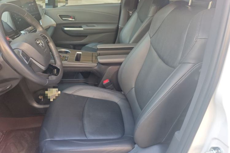 Used Toyota Granvia 2022 2.5L Hybrid Prestige Edition Left Front Seat