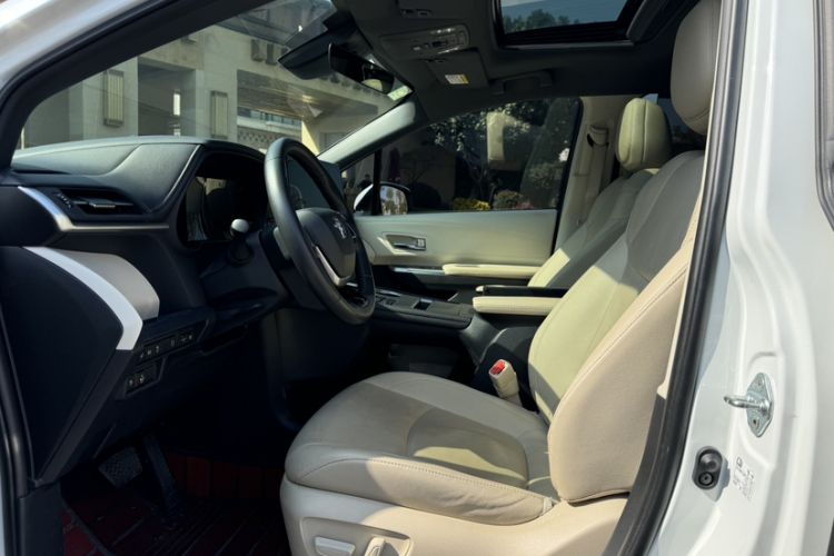 Used Toyota Granvia 2022 2.5L Hybrid Prestige Edition Left Front Seat