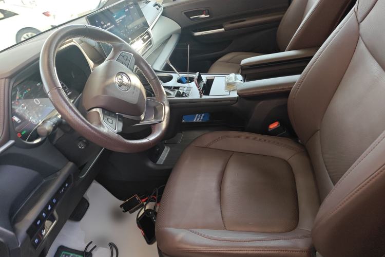 Used Toyota Granvia 2022 2.5L Hybrid Flagship Edition Left Front Seat