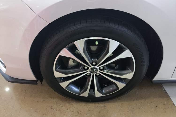 Used Toyota Granvia 2022 2.5L Hybrid Prestige Edition Left Front Wheel Hub