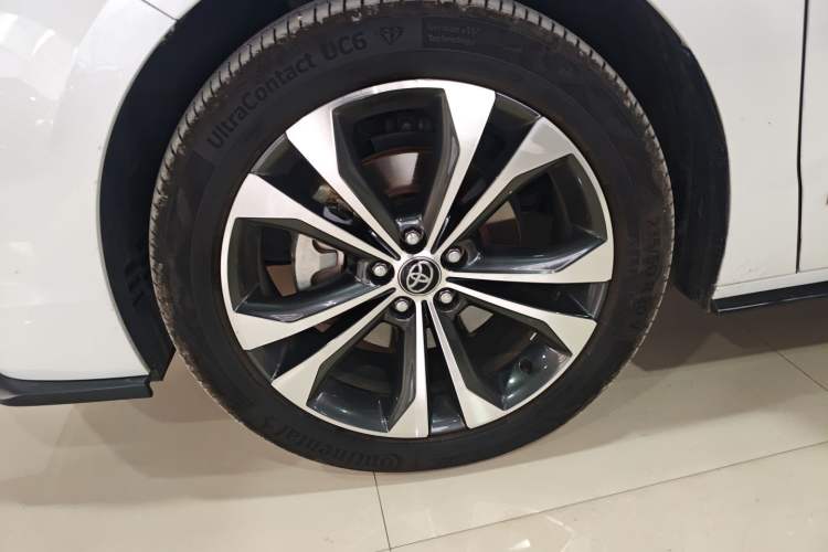 Used Toyota Granvia 2022 2.5L Hybrid Premium Edition Left Front Wheel Hub