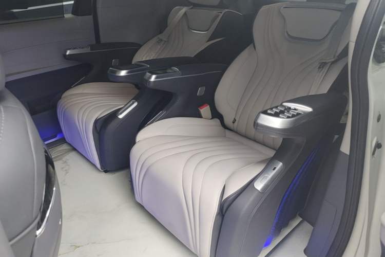 Used Toyota Granvia 2022 2.5L Hybrid Premium Edition Left Rear Seat
