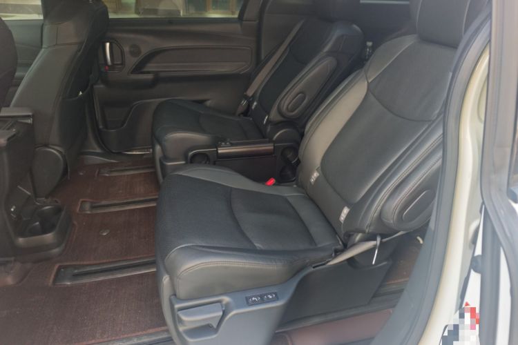 Used Toyota Granvia 2022 2.5L Hybrid Prestige Edition Left Rear Seat