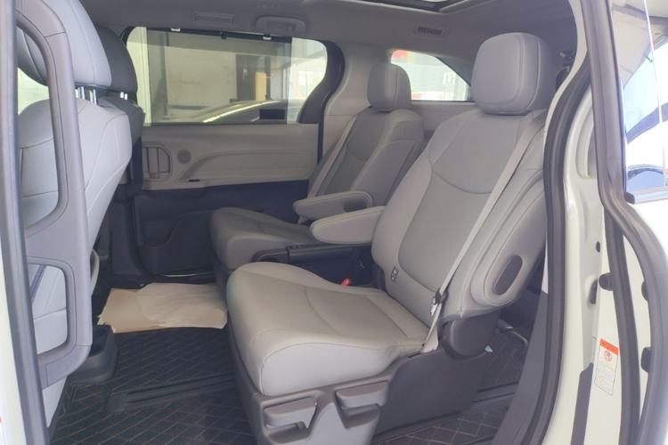 Used Toyota Granvia 2022 2.5L Hybrid Premium Edition Left Rear Seat