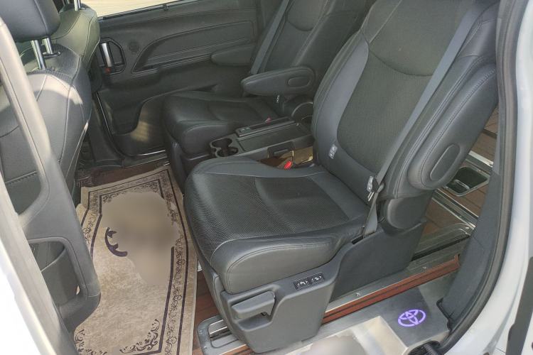Used Toyota Granvia 2022 2.5L Hybrid Flagship Edition Left Rear Seat