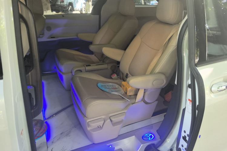 Used Toyota Granvia 2022 2.5L Hybrid Premium Edition Left Rear Seat