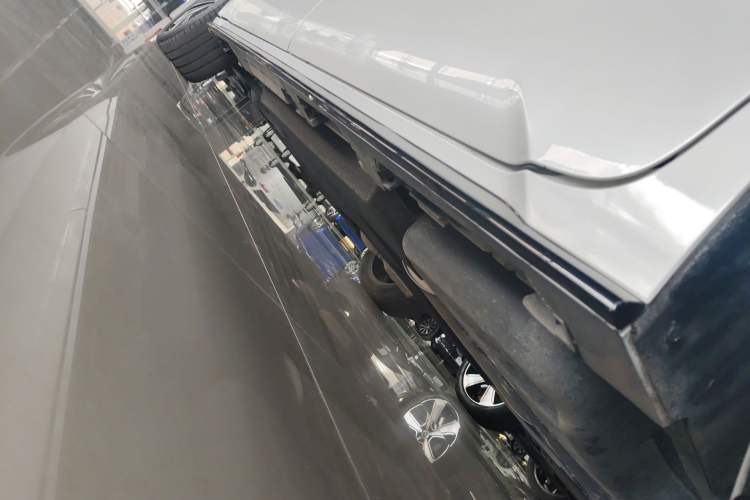 Used Toyota Granvia 2022 2.5L Hybrid Flagship Edition Left Side Sill