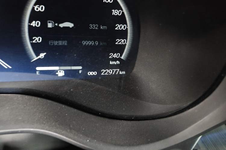 Used Toyota Granvia 2022 2.5L Hybrid Premium Edition Odometer Close Up