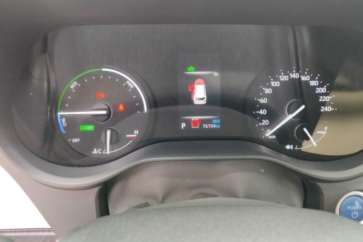 Used Toyota Granvia 2022 2.5L Hybrid Premium Edition Odometer Close Up