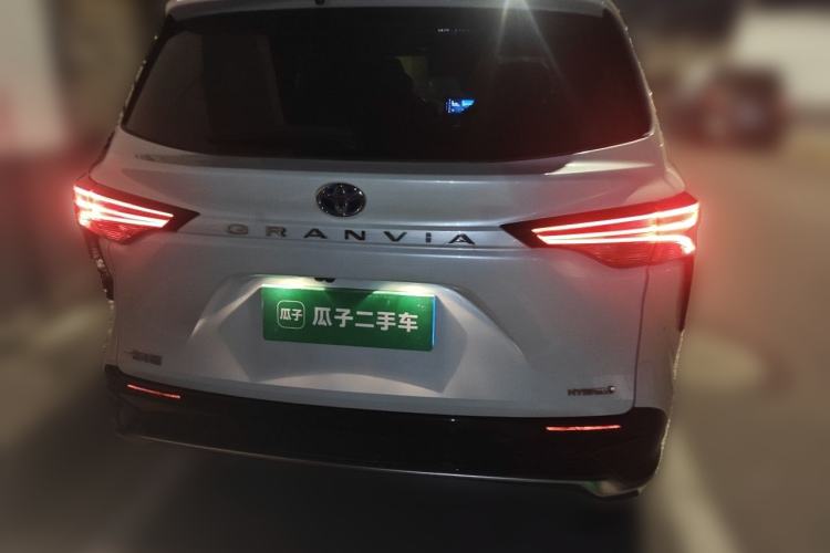 Used Toyota Granvia 2022 2.5L Hybrid Flagship Edition Rear